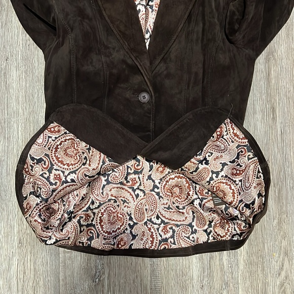 Danier Leather Jacket With Polyester Lining - Picture 13 of 16